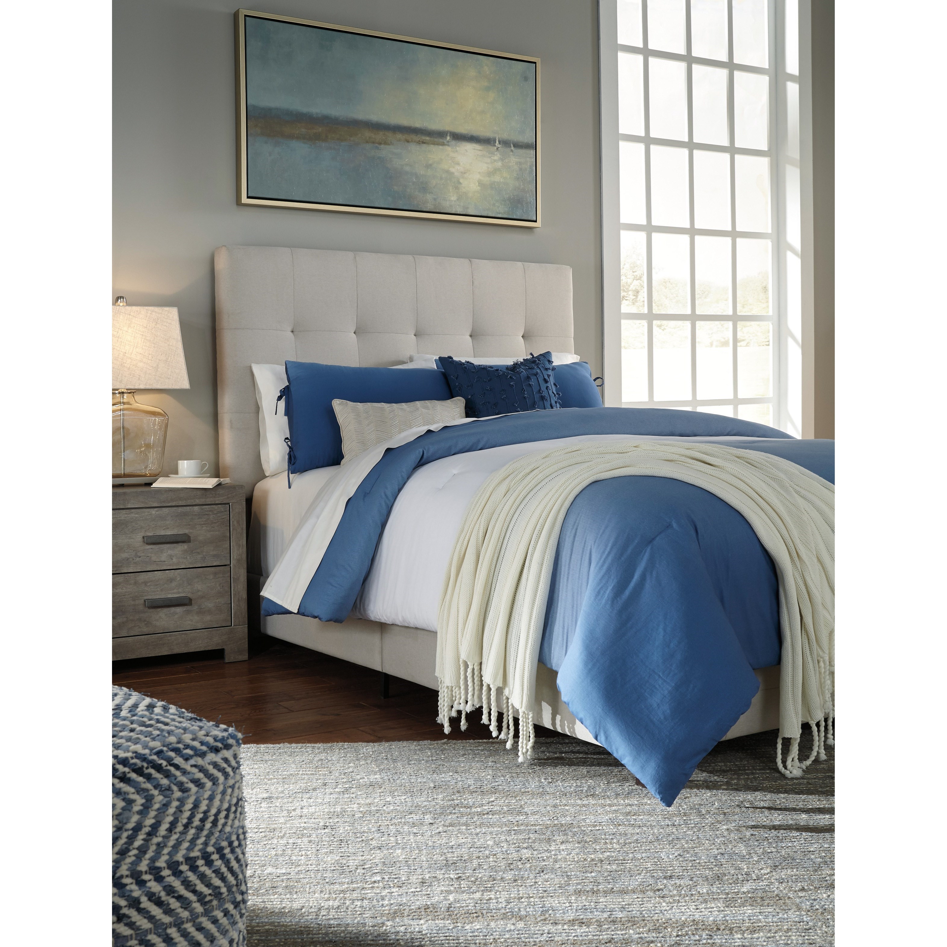 Signature Design by Ashley Dolante B130581 Queen Upholstered Bed w